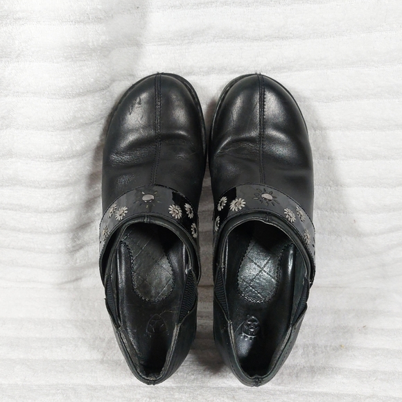 Ariat Westlake Size 8.5 Leather Black Studded Stitched Flowers Clogs 15111 Shoes - Picture 5 of 8